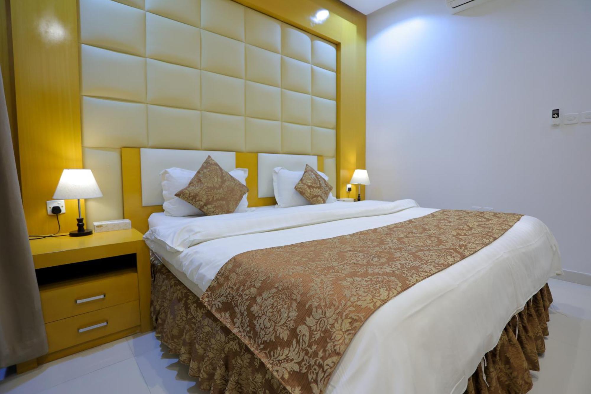 Aparthotel هوستا الملقا Riad Exterior foto
