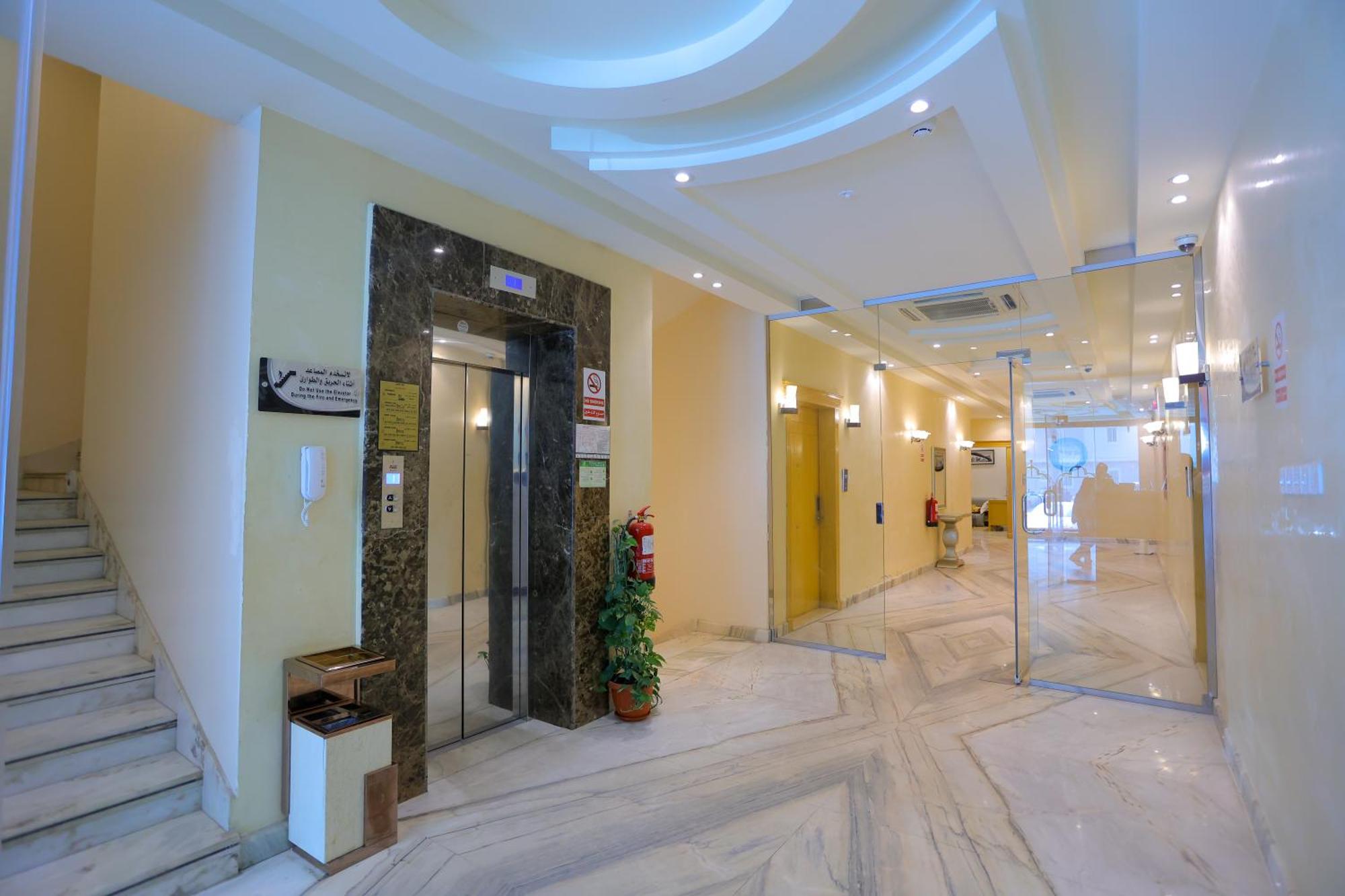 Aparthotel هوستا الملقا Riad Exterior foto
