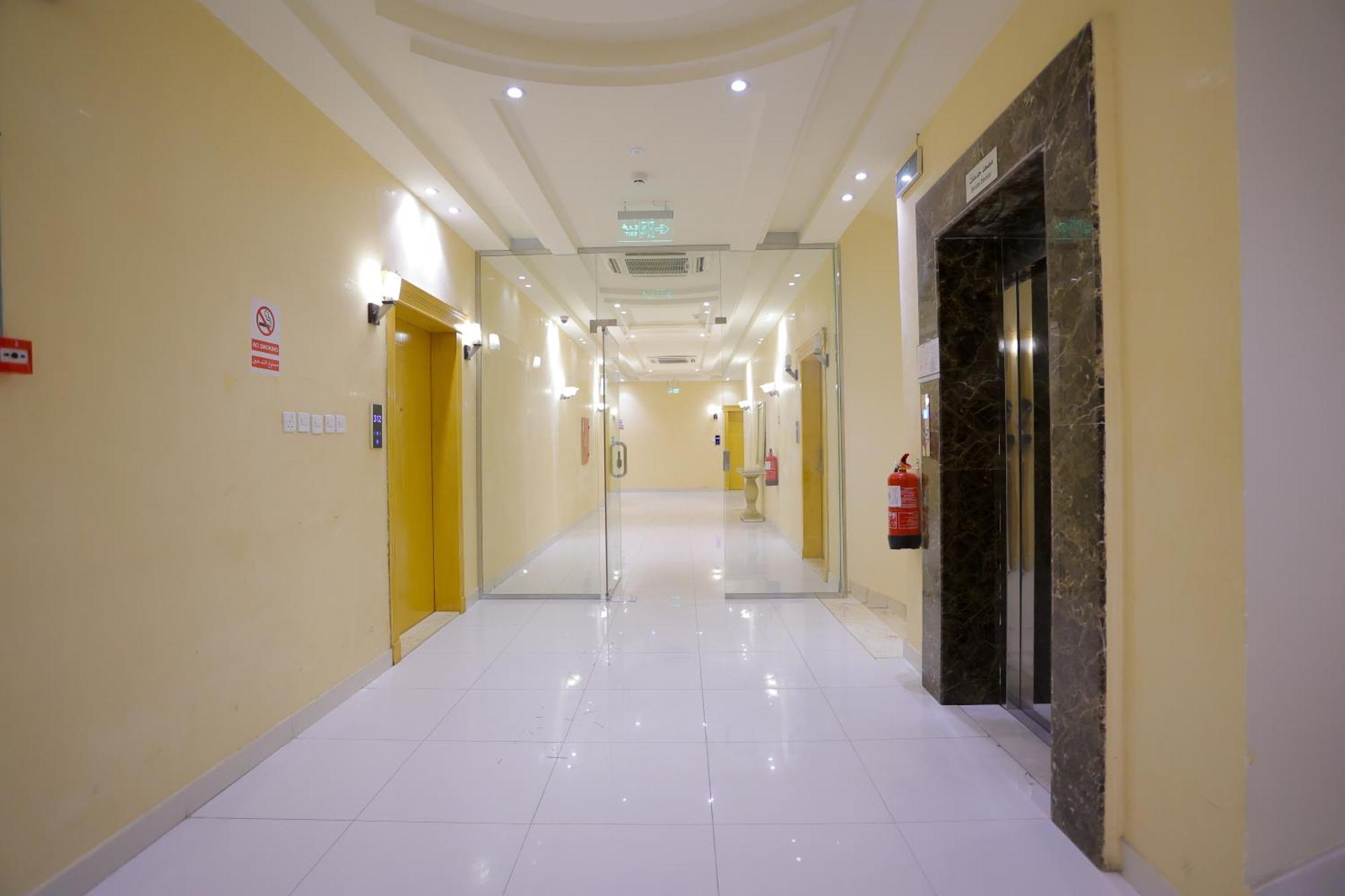 Aparthotel هوستا الملقا Riad Exterior foto