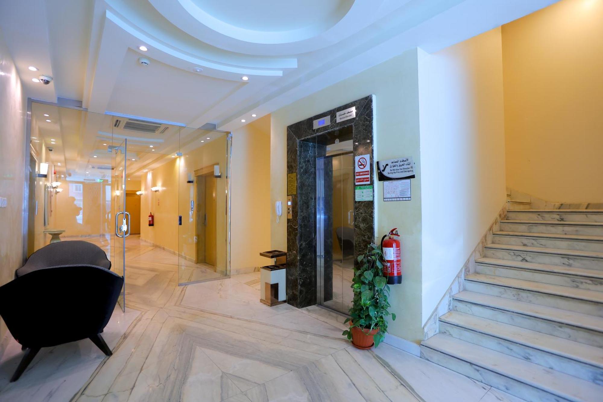 Aparthotel هوستا الملقا Riad Exterior foto